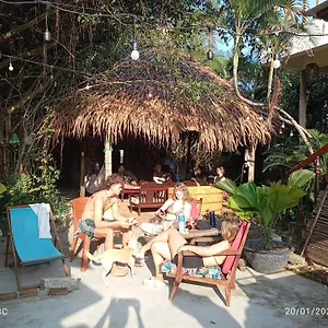 Homestay The Seaside And Bar, Hoi An