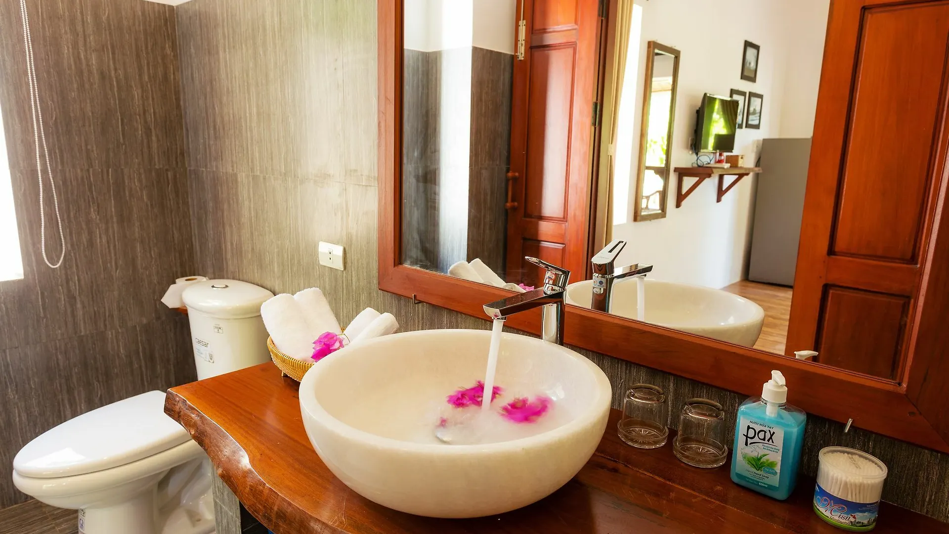 Red Flower Cottages Homestay Hoi An