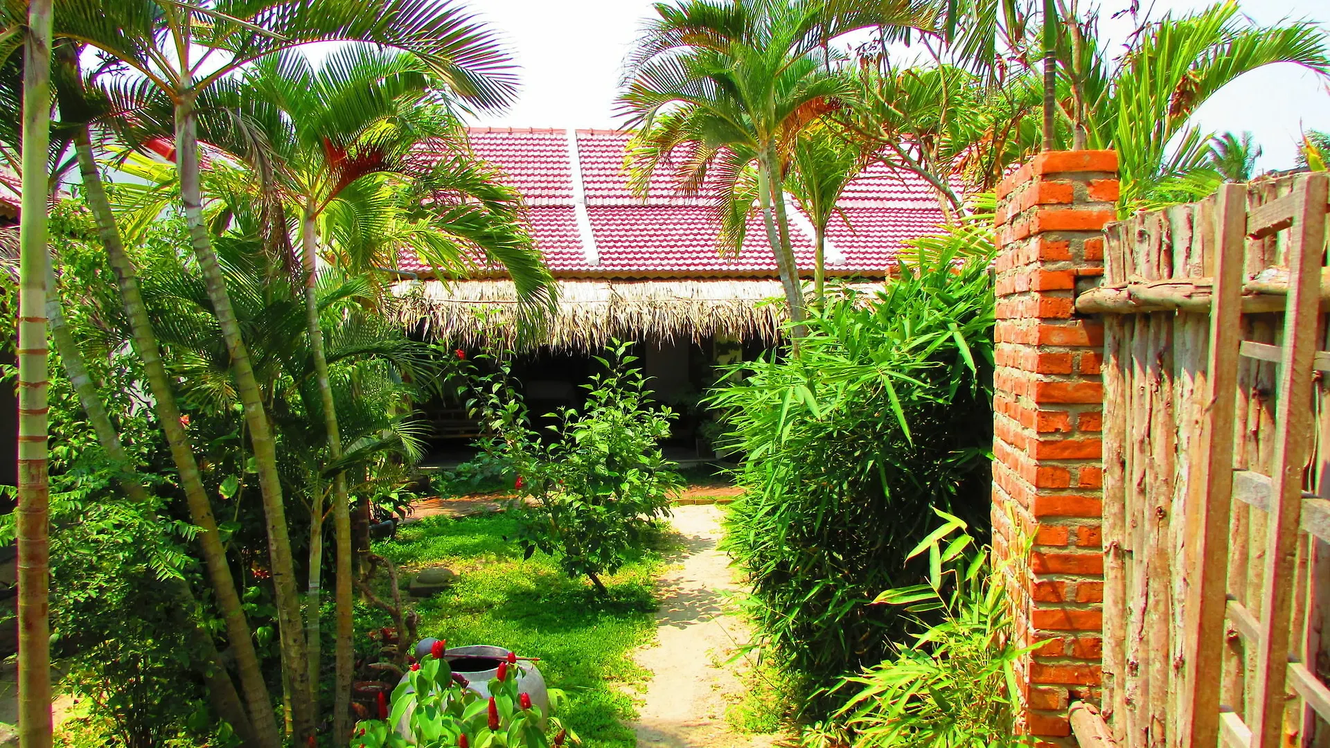 Red Flower Cottages Homestay Hoi An