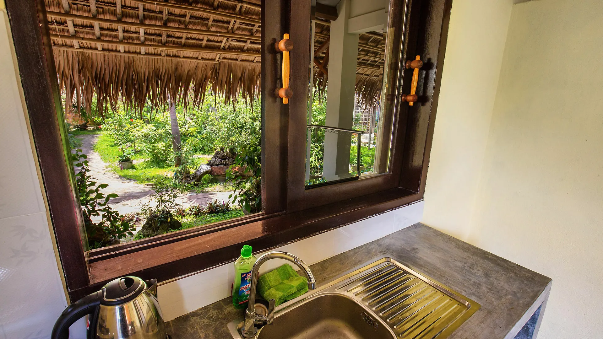 Red Flower Cottages Homestay Hoi An