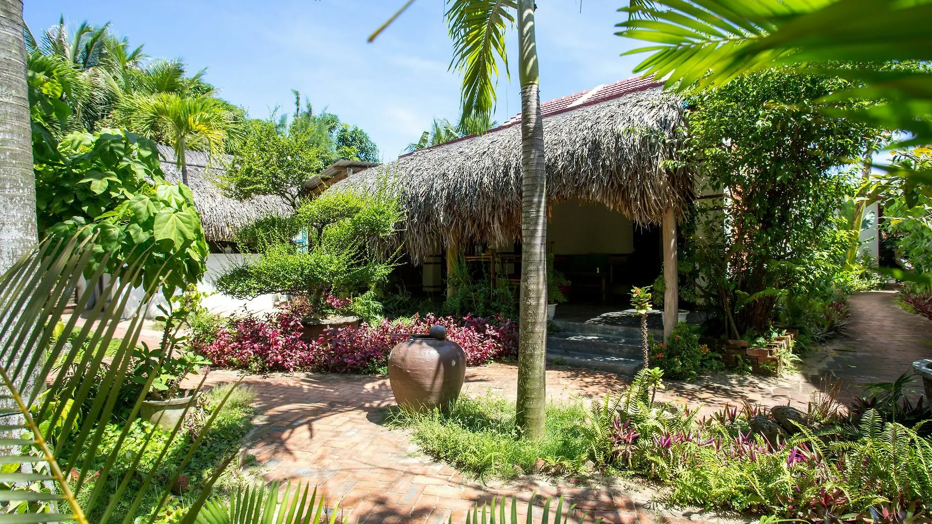 Red Flower Cottages Homestay Hoi An