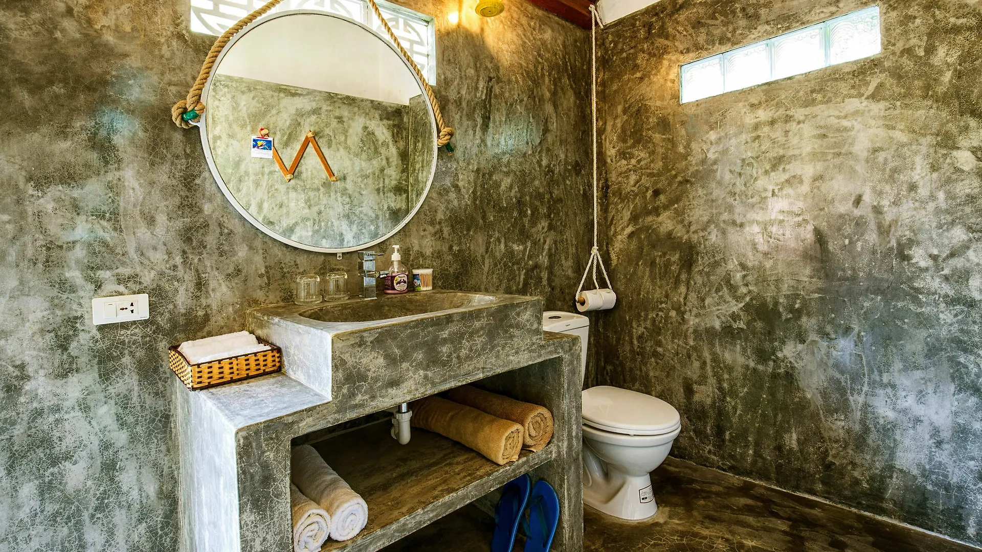 Red Flower Cottages Homestay Hoi An